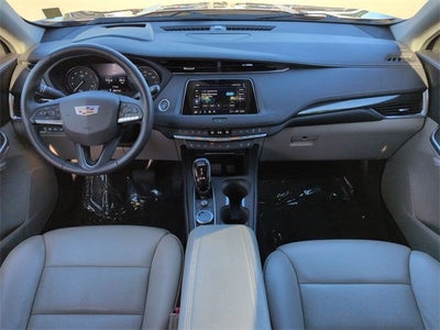 2022 Cadillac XT4 Premium Luxury