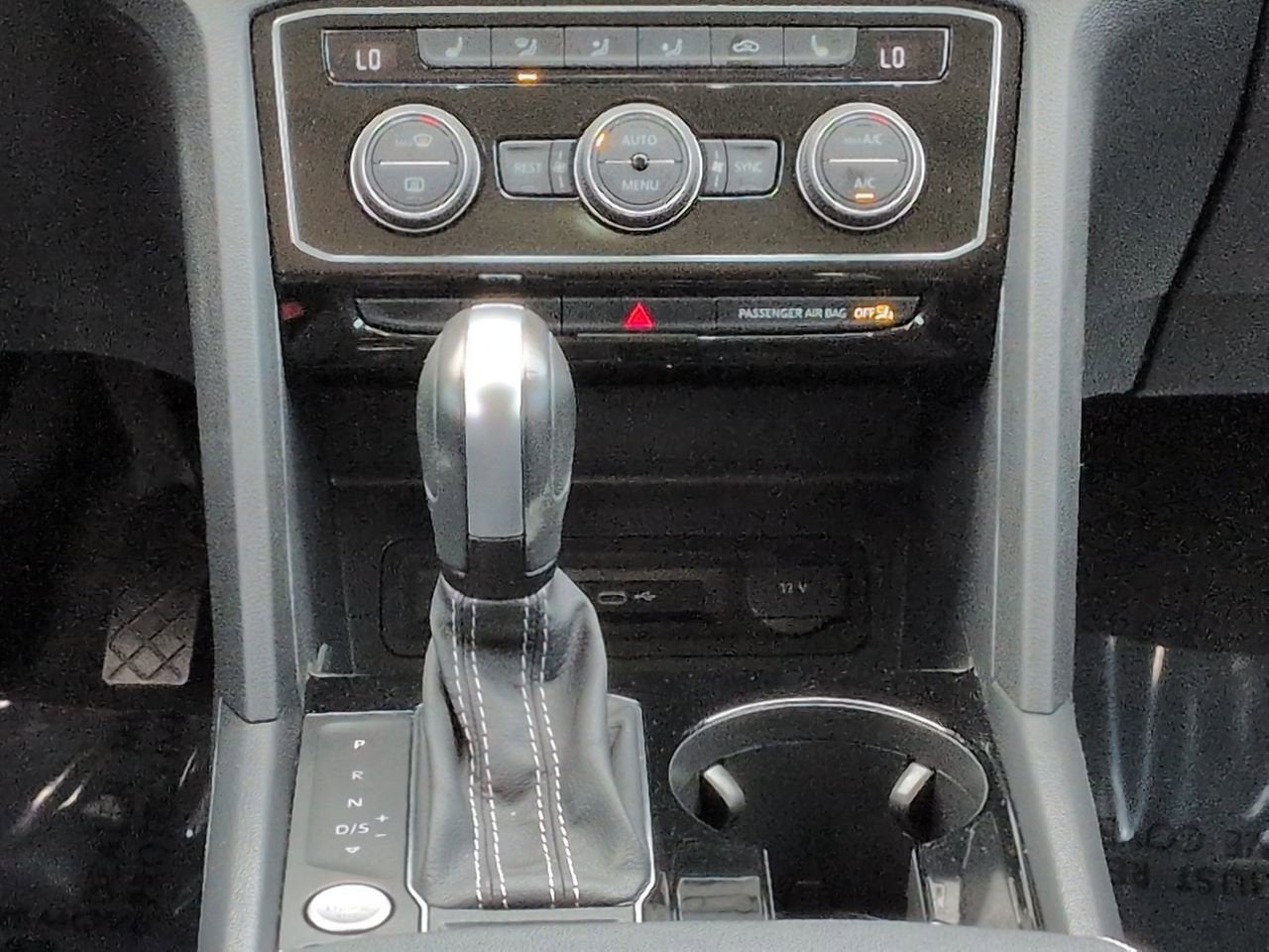 2023 Volkswagen Atlas 2.0T SE w/Technology