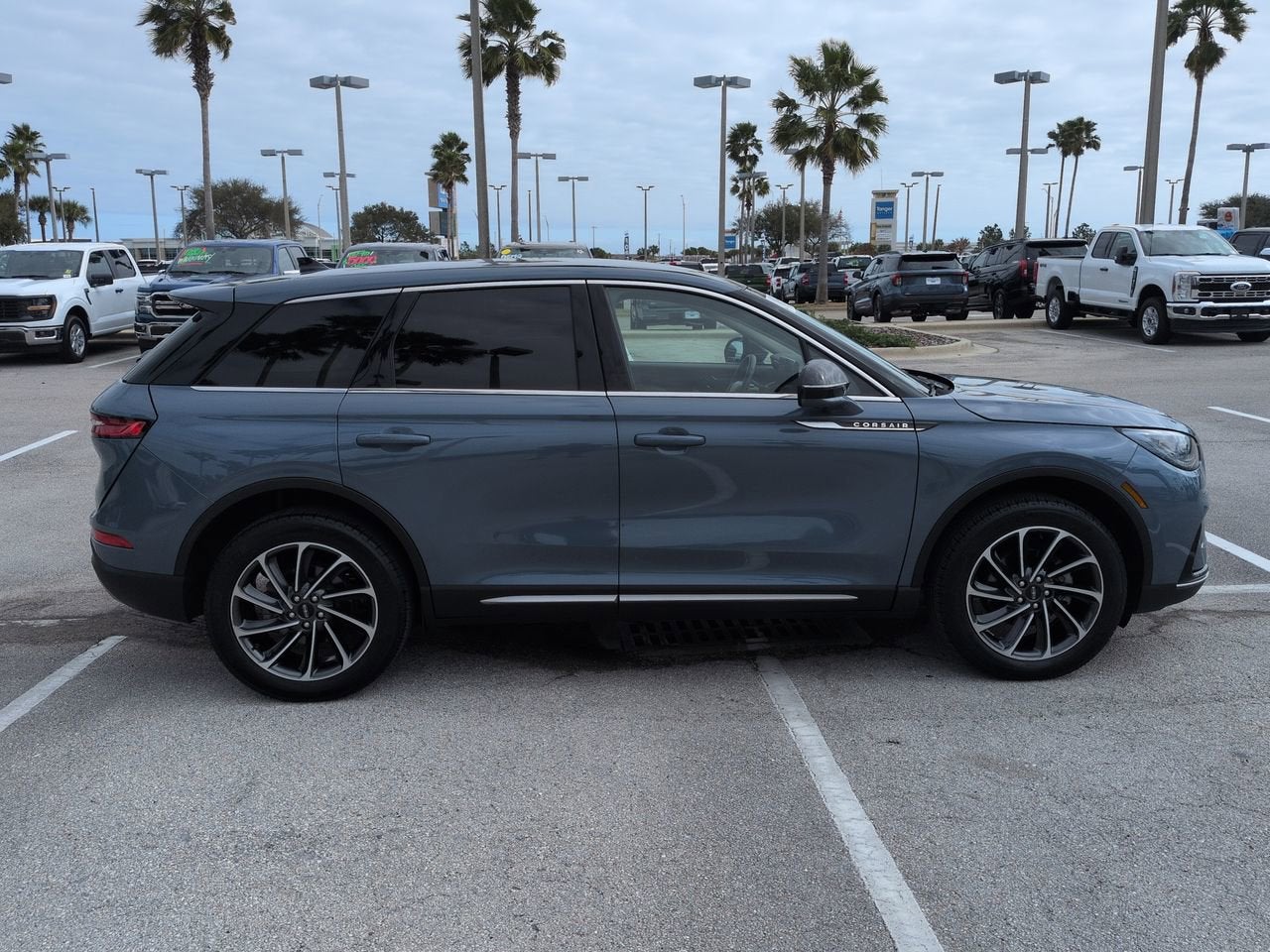 2023 Lincoln Corsair Standard