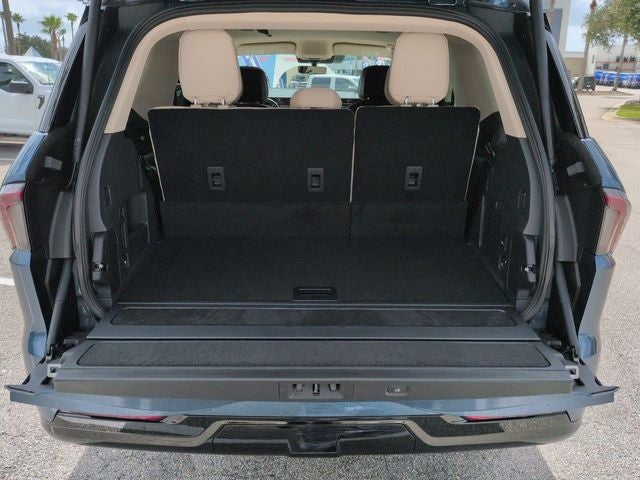 2027 Lincoln Navigator Premiere