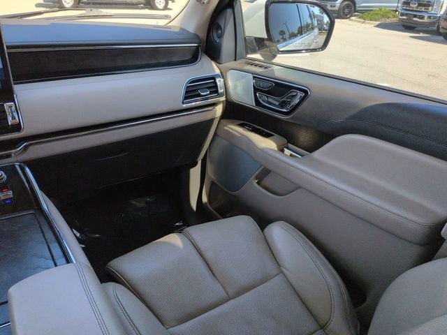 2023 Lincoln Navigator L L Reserve