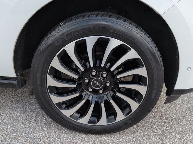 2022 Lincoln Navigator L Black Label