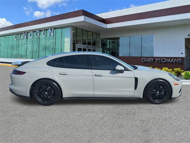 2018 Porsche Panamera 4