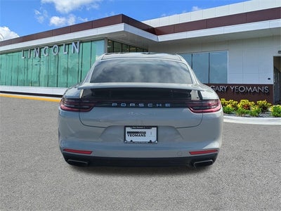 2018 Porsche Panamera 4