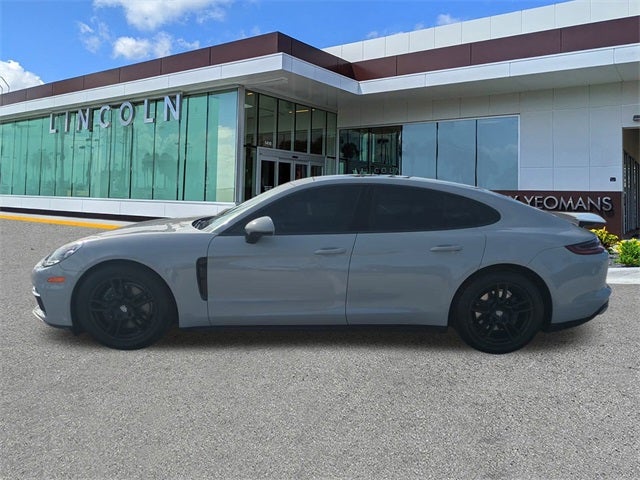 2018 Porsche Panamera 4