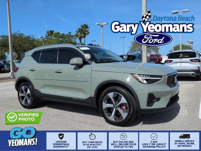 2023 Volvo XC40 B5 Plus Bright Theme