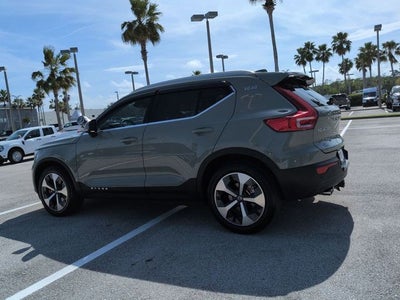 2023 Volvo XC40 B5 Plus Bright Theme