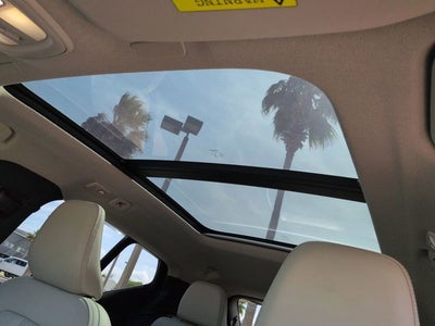 2023 Volvo XC40 B5 Plus Bright Theme