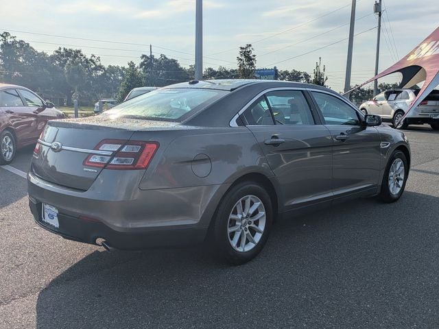 2014 Ford Taurus SE