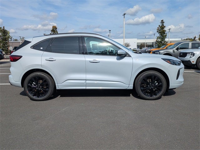 2026 Ford Escape Hybrid ST-Line Elite