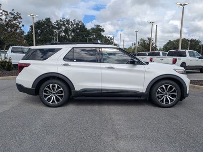 2022 Ford Explorer ST-Line