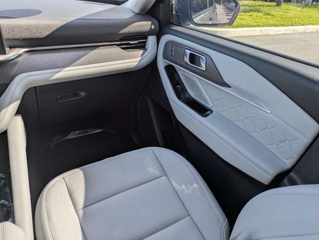 2025 Ford Explorer Platinum