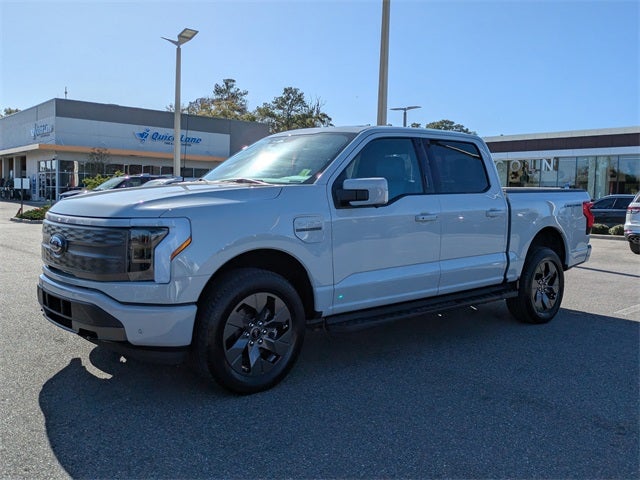 2023 Ford F-150 Lightning Lariat