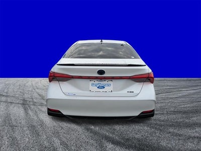 2022 Toyota Avalon Hybrid XSE