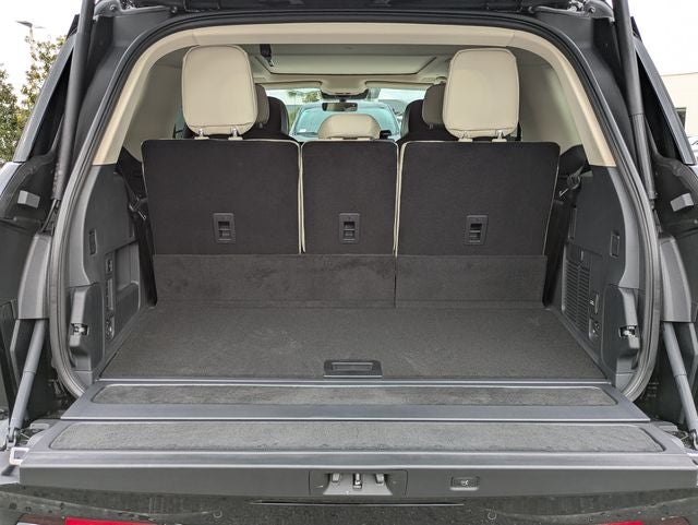 2027 Lincoln Navigator Reserve