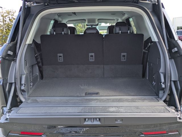 2027 Lincoln Navigator Premiere