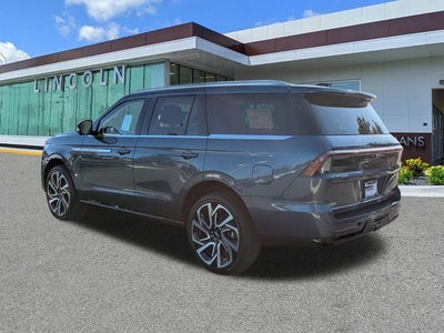 2027 Lincoln Navigator Reserve