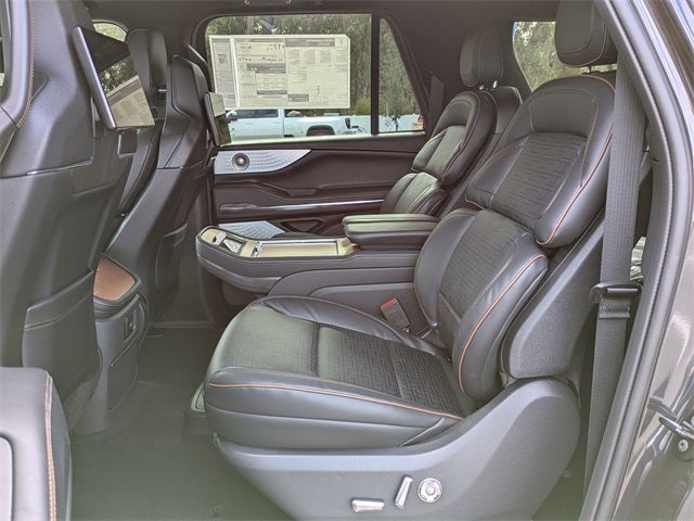 2025 Lincoln Navigator L Black Label