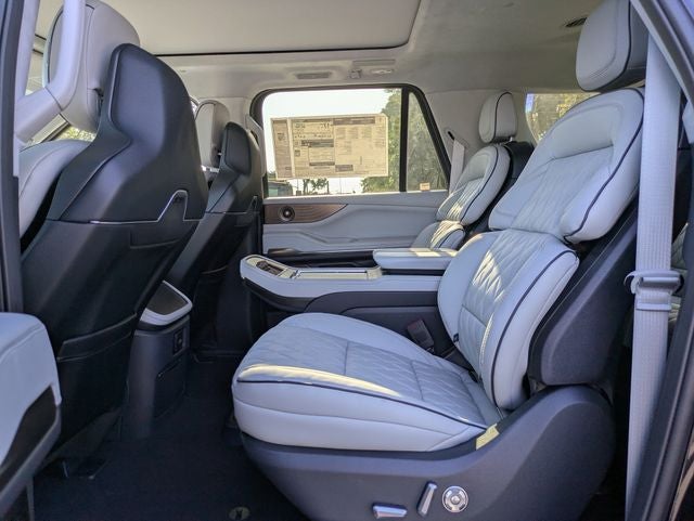 2027 Lincoln Navigator L Black Label