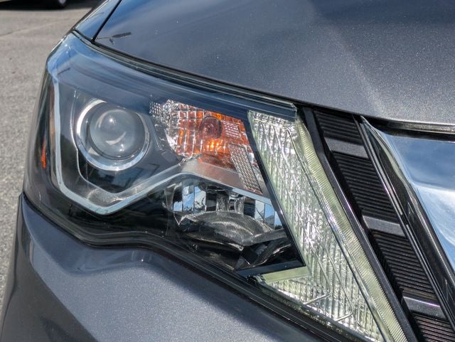 2020 Nissan Pathfinder S