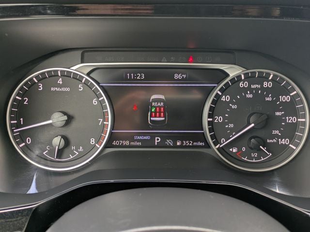 2025 Nissan Pathfinder SL