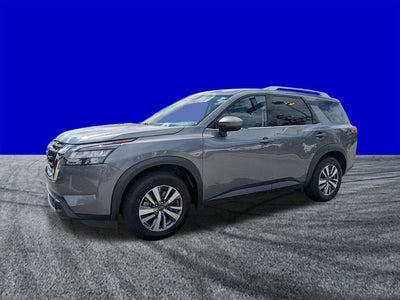 2025 Nissan Pathfinder SL