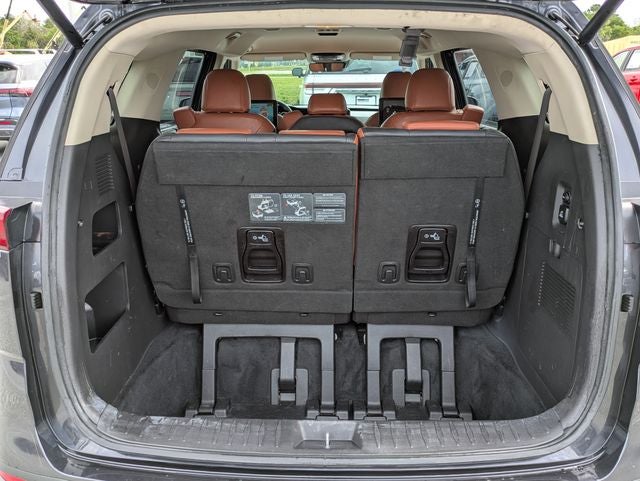 2023 Kia Carnival SX