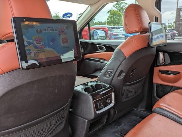 2023 Kia Carnival SX