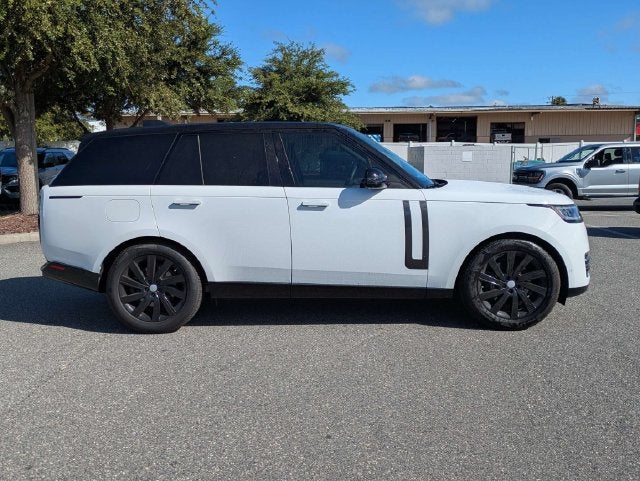 2025 Land Rover Range Rover SE