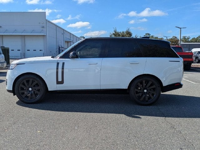 2025 Land Rover Range Rover SE