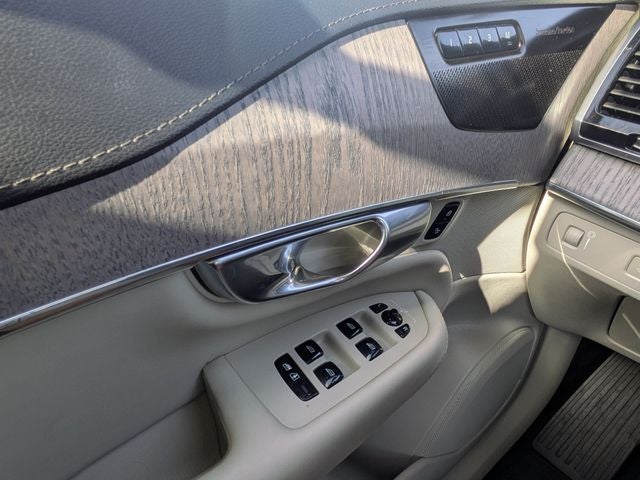 2022 Volvo XC90 T6 Inscription
