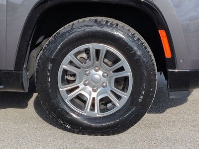 2023 Jeep Wagoneer Base