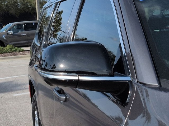 2023 Jeep Wagoneer Base