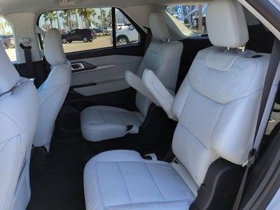 2025 Ford Explorer Platinum