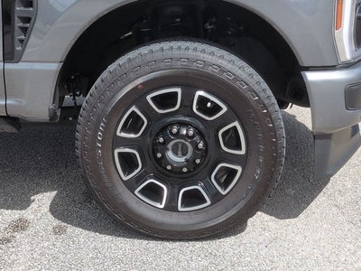 2025 Ford Super Duty F-350 SRW Pickup Platinum