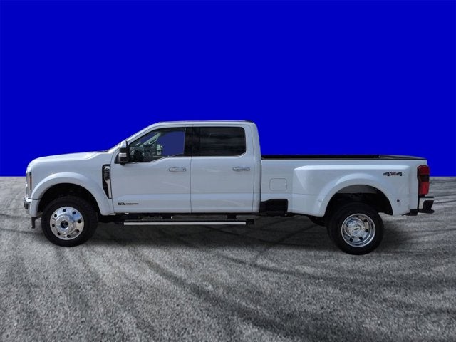 2026 Ford Super Duty F-450 DRW LARIAT