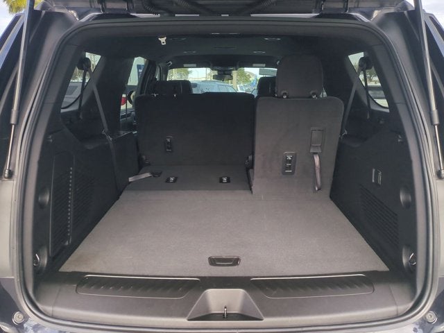 2023 Chevrolet Suburban LS