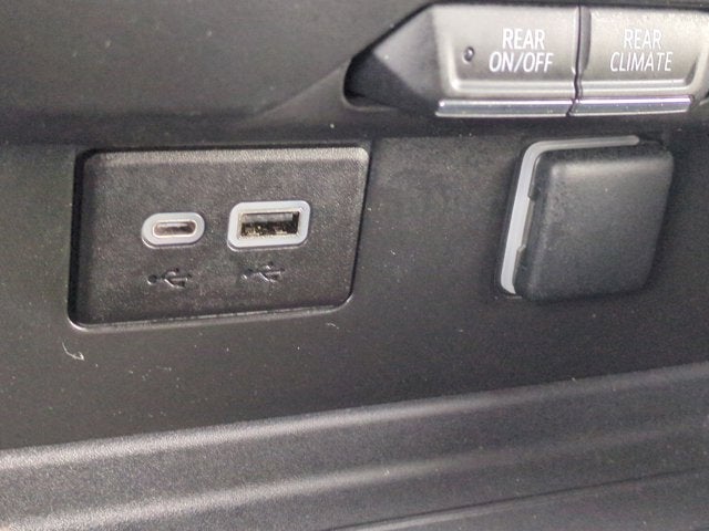 2023 Chevrolet Suburban LS