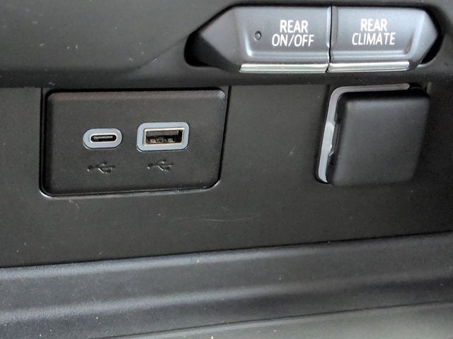 2023 Chevrolet Suburban LS