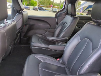 2024 Chrysler Pacifica Hybrid S Appearance Pkg