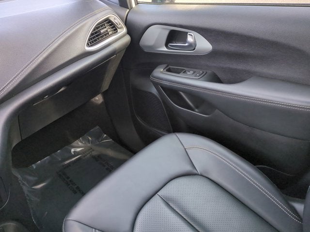 2024 Chrysler Pacifica Hybrid S Appearance Pkg