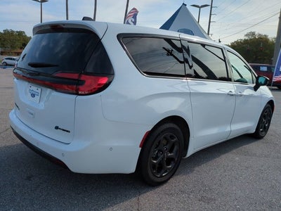2024 Chrysler Pacifica Hybrid S Appearance Pkg