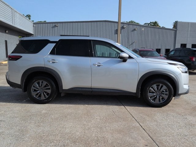 2022 Nissan Pathfinder S