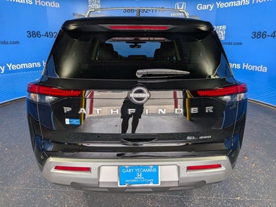 2025 Nissan Pathfinder SL