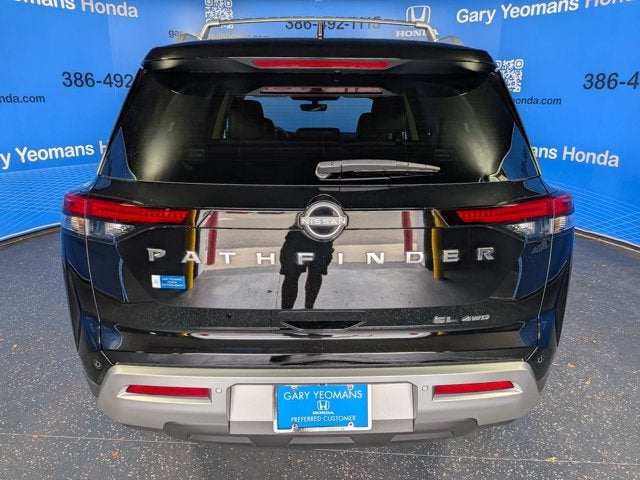 2025 Nissan Pathfinder SL