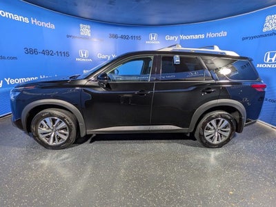 2025 Nissan Pathfinder SL