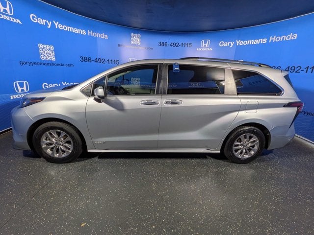 2021 Toyota Sienna XLE
