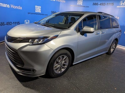 2021 Toyota Sienna XLE