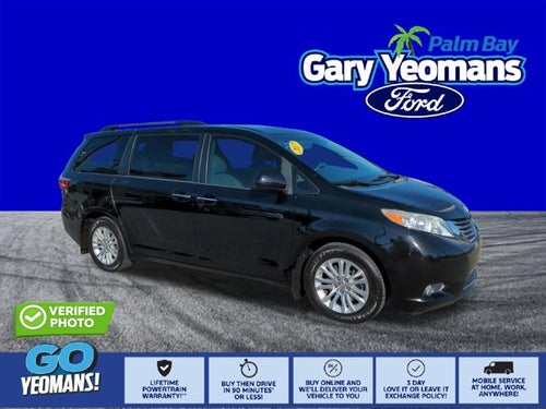 2017 Toyota Sienna XLE 8 Passenger