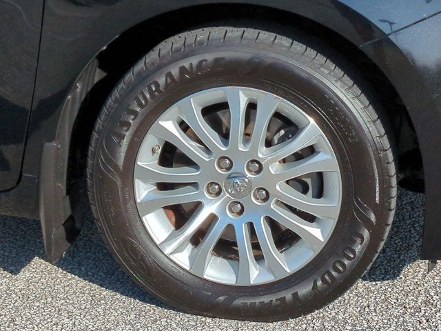 2017 Toyota Sienna XLE 8 Passenger